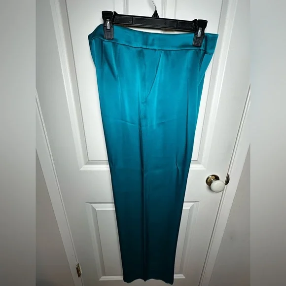 St. John Turquoise Embellished Ensemble 3 piece,pants size 10 blouse size large - Picture 7 of 17